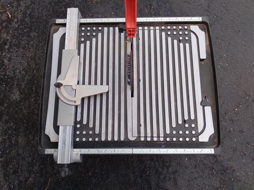 Tile saw