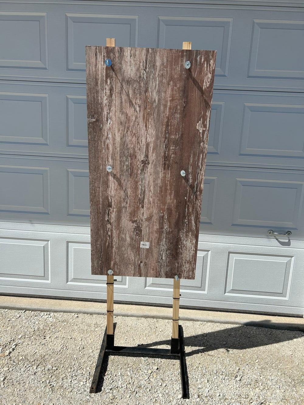 Target stand. 